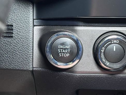 Used 2019 Toyota Tacoma TRD Off-Road image 34