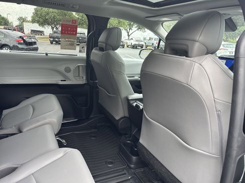New 2026 Toyota Sienna XLE FWD image 35