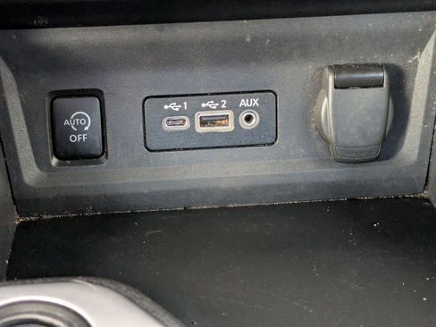 Used 2024 Nissan Sentra SV FWD image 30