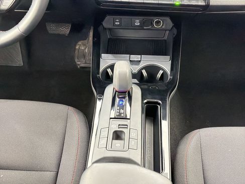 Used 2024 Toyota Prius Prime FWD image 18