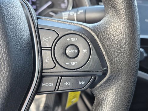 Used 2019 Toyota Camry LE FWD image 30