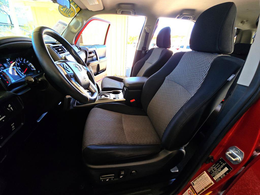 Used 2015 Toyota 4Runner SR5 AWD/4WD image 9