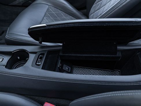 Used 2015 Ferrari California T image 43