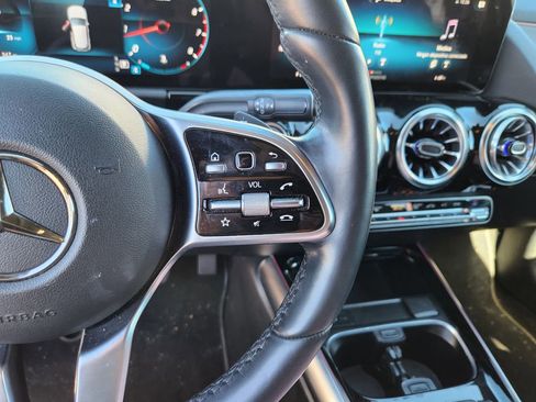 Used 2023 Mercedes-Benz GLA 250 4MATIC image 23