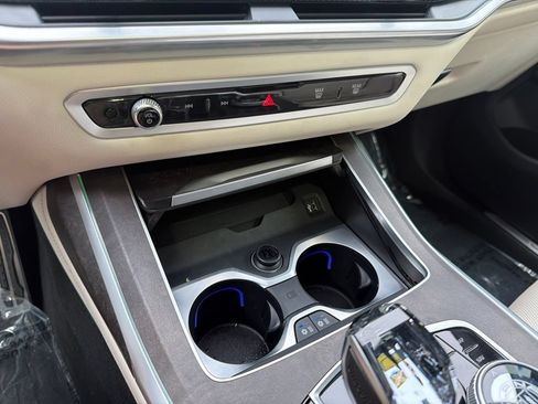 Used 2023 BMW ALPINA XB7 AWD/4WD image 36