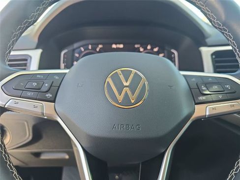 Used 2023 Volkswagen Atlas SE FWD image 23