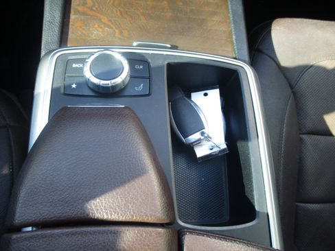 Used 2015 Mercedes-Benz ML 350 4DR ML350 4matic image 12