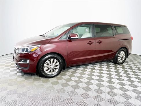 Used 2019 Kia Sedona LX FWD image 4