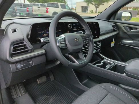 New 2026 Chevrolet Traverse LT w/ Midnight/Sport Edition FWD image 8