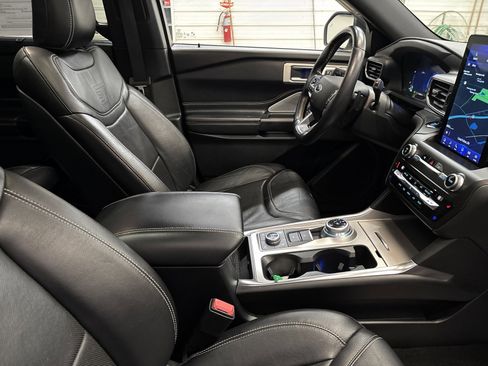 Used 2020 Ford Explorer ST w/ ST Street Pack image 30