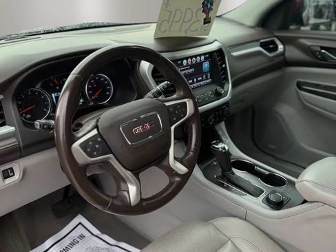 Used 2018 GMC Acadia SLT w/ LPO, Black Accent Package AWD/4WD image 10