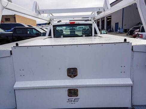 New 2024 Ford F250 XL w/ XL Chrome Package image 24