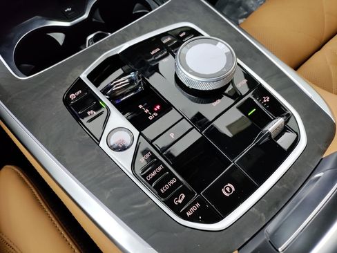 New 2026 BMW X7 xDrive40i w/ M Sport Package image 16