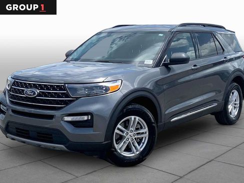 Certified 2023 Ford Explorer XLT w/ Equipment Group 202A AWD/4WD image 1