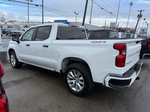 Used 2022 Chevrolet Silverado 1500 Custom image 3