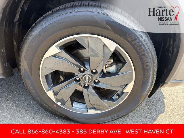 Certified 2026 Nissan Rogue SV AWD/4WD image 11