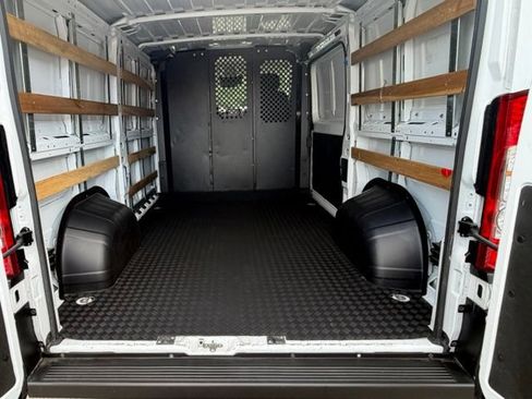 Used 2025 RAM ProMaster 2500 w/ U-Haul Equipment Group FWD image 3
