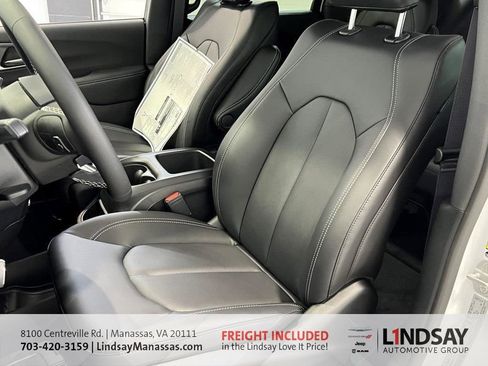 New 2026 Chrysler Pacifica Select image 22