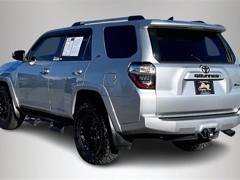Used 2021 Toyota 4Runner SR5 Premium image 4