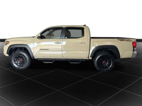Used 2017 Toyota Tacoma TRD Off-Road w/ Tow Package RWD image 2