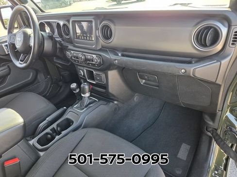 Used 2023 Jeep Gladiator Sport AWD/4WD image 18