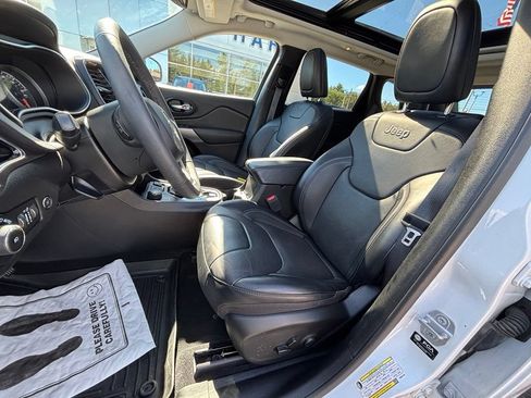 Used 2022 Jeep Cherokee Limited w/ Elite Package AWD/4WD image 10