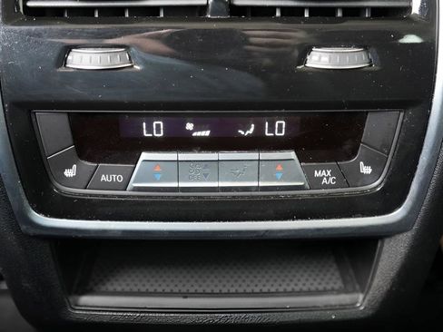 Used 2021 BMW X7 xDrive40i w/ Premium Package AWD/4WD image 29