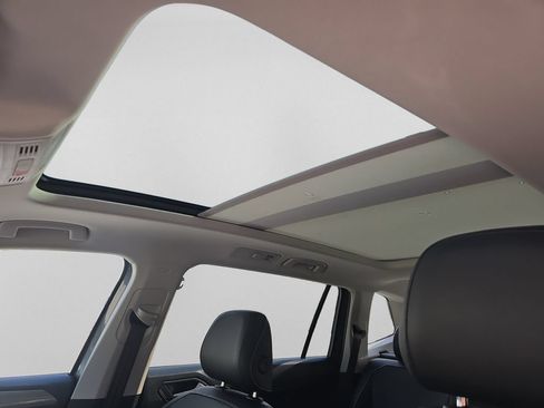 Certified 2023 Volkswagen Tiguan SE AWD/4WD image 13