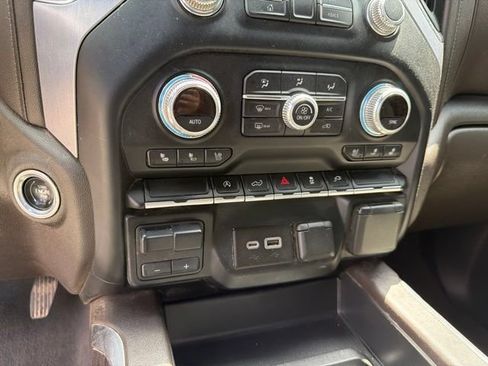 Used 2020 GMC Sierra 1500 SLT w/ SLT Premium Package AWD/4WD image 16