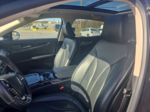 Used 2022 Lincoln Nautilus Reserve w/ Equipment Group 201A image 15