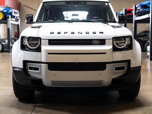 Used 2020 Land Rover Defender 110 image 19