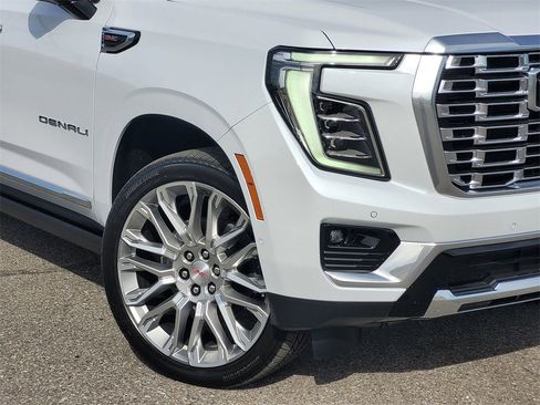 New 2026 GMC Yukon XL Denali w/ Denali Reserve Package image 6