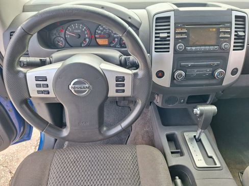Used 2014 Nissan Frontier SV image 13