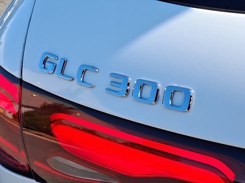 Certified 2023 Mercedes-Benz GLC 300 4MATIC image 32