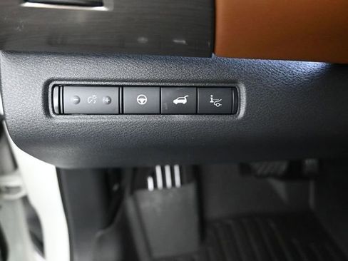 Used 2023 Nissan Pathfinder Platinum AWD/4WD image 23