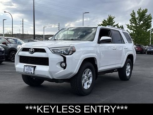 Used 2016 Toyota 4Runner SR5 w/ Four Season Floor Mat Package AWD/4WD image 7