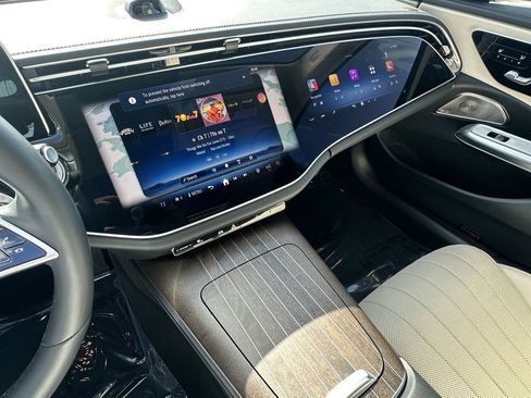 Certified 2024 Mercedes-Benz E 350 4MATIC Sedan image 30