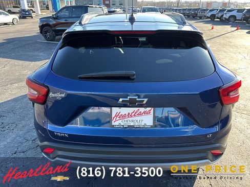 Used 2024 Chevrolet Trax LT w/ Driver Confidence Package image 6