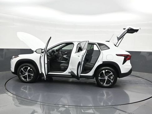 Used 2026 Chevrolet Trax RS FWD image 33