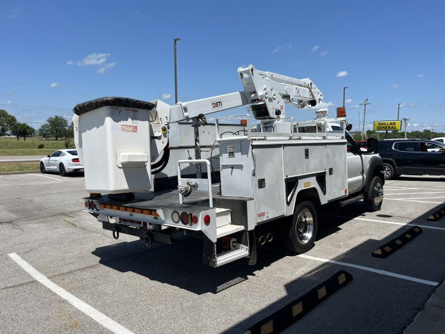 Used 2015 Ford F550 4x4 Regular Cab Super Duty image 3