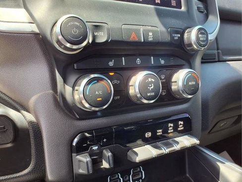 Used 2022 RAM 2500 Big Horn w/ Level C Equiment Group AWD/4WD image 18