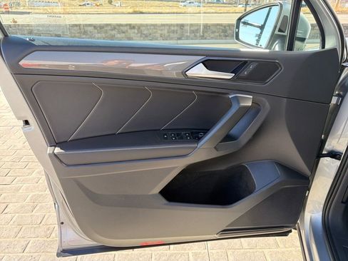 Certified 2023 Volkswagen Tiguan SE image 12