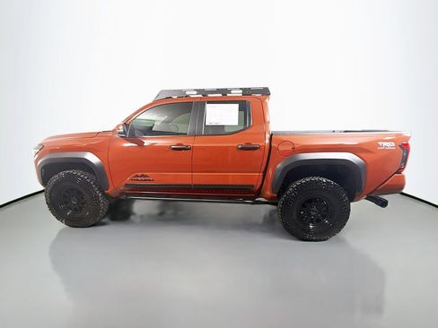 Used 2025 Toyota Tacoma TRD Off-Road w/ TRD Off Road Upgrade Package AWD/4WD image 4