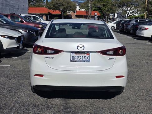 Used 2018 MAZDA MAZDA3 Sport w/ Preferred Equipment Package image 5