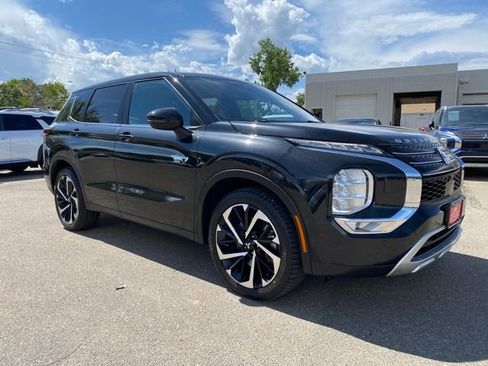 Used 2024 Mitsubishi Outlander 4WD Plug-In Hybrid image 7