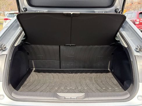 Used 2025 Toyota Prius XLE image 36