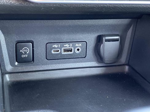 Used 2024 Nissan Sentra SV FWD image 13