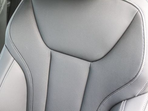 Used 2025 BMW 230i Coupe RWD image 16