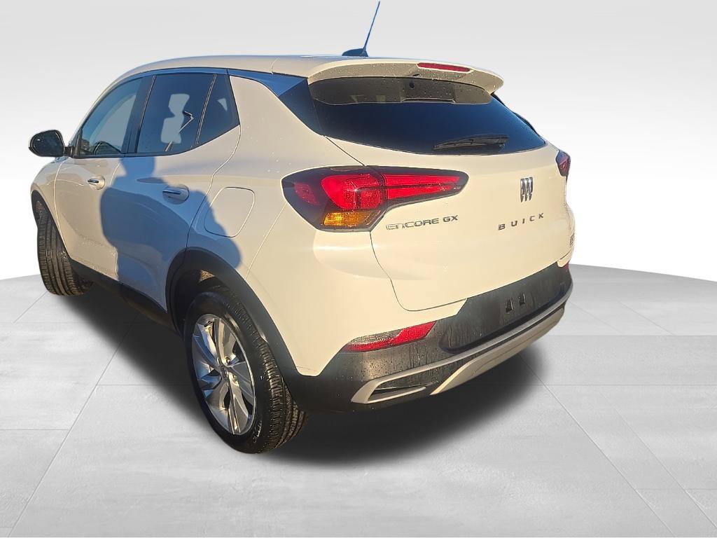 Certified 2024 Buick Encore GX Preferred FWD image 3