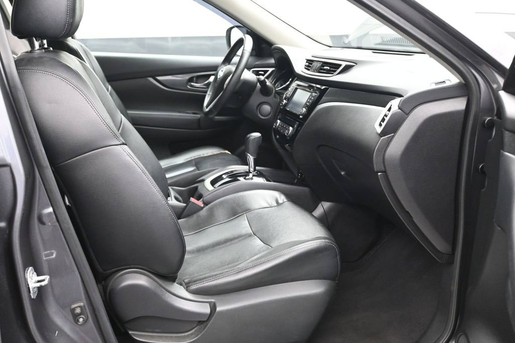Used 2015 Nissan Rogue SL w/ SL Premium Package FWD image 17